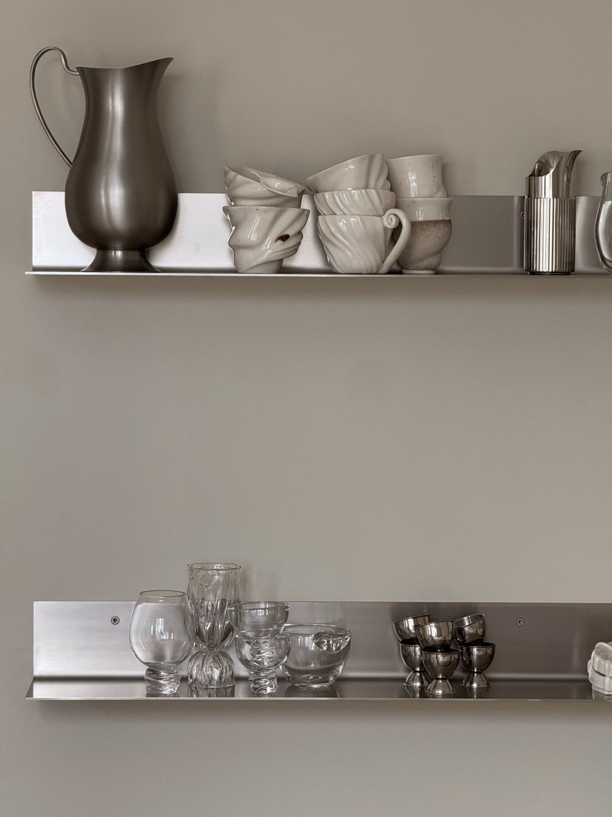 Steel shelf SKAGEN in brushed stainless steel by Acier Studio