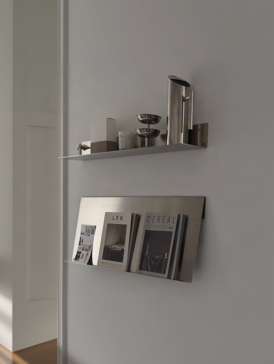 Steel shelf SKAGEN in brushed stainless steel by Acier Studio